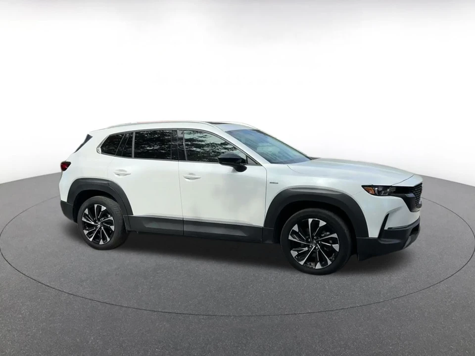 2025 Mazda CX-50 - Image 2 of 31