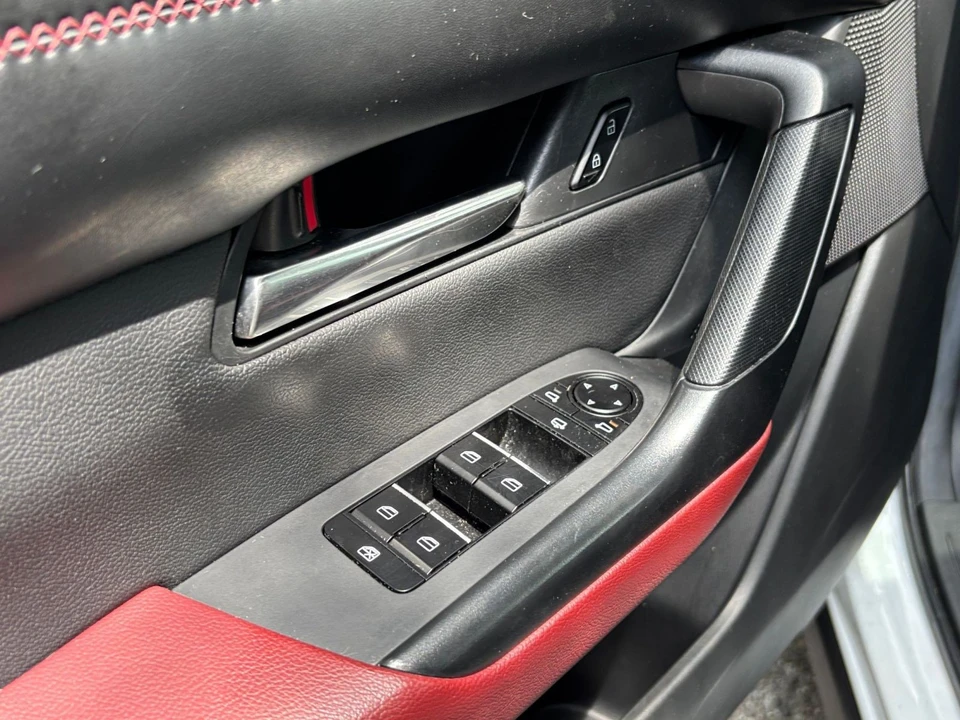 2025 Mazda CX-50 - Image 20 of 31