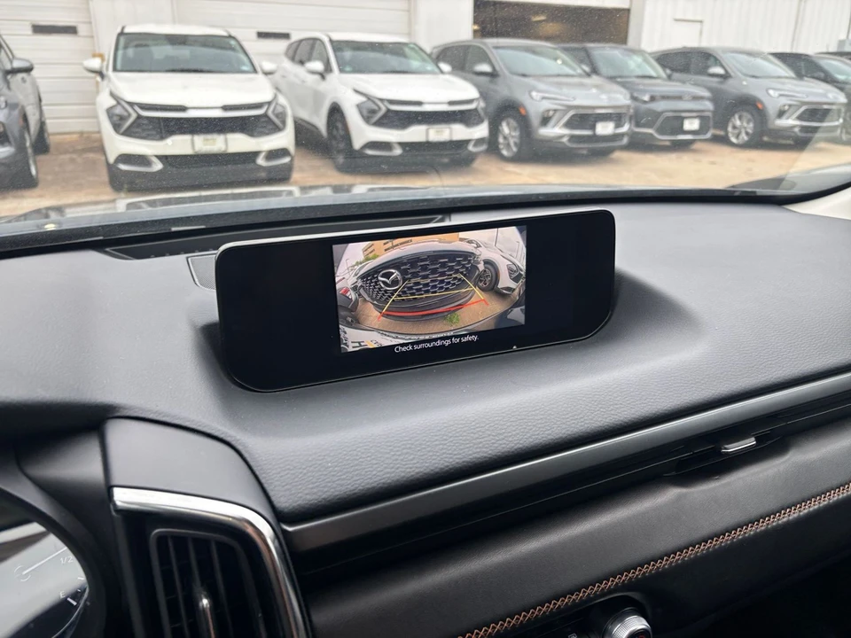 2025 Mazda CX-50 - Image 21 of 31