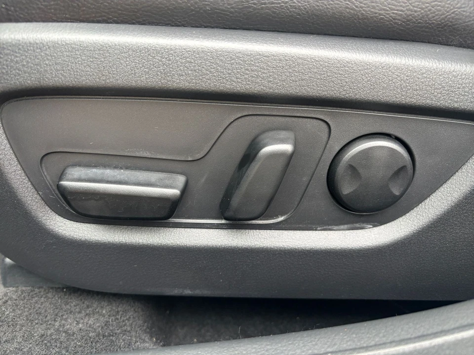 2025 Mazda CX-50 - Image 24 of 31