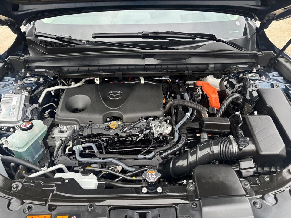 2025 Mazda CX-50 - Image 29 of 31