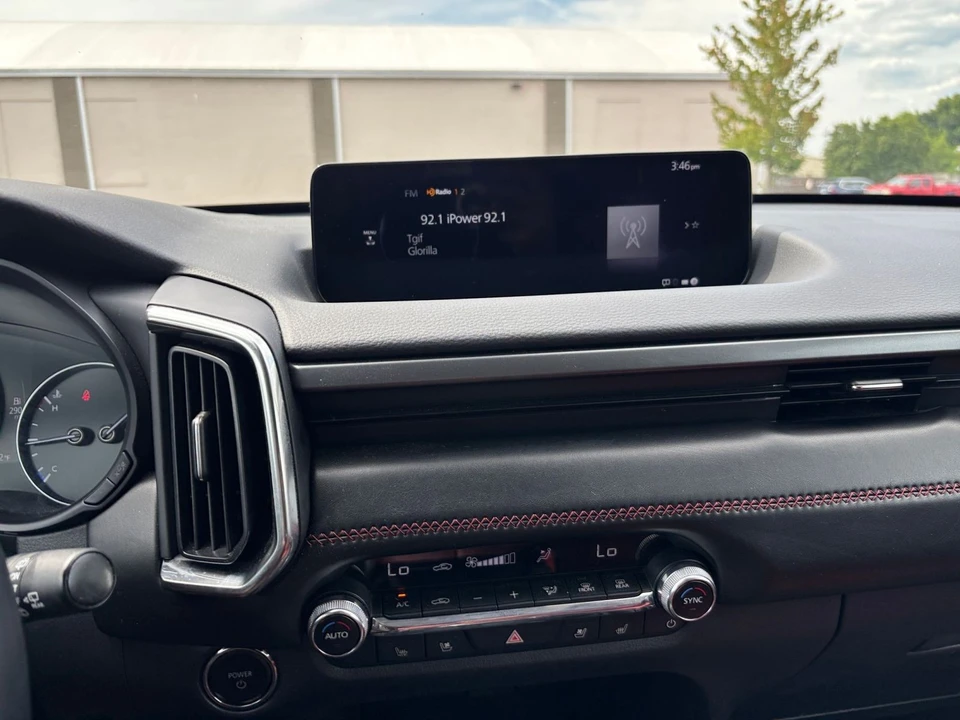 2025 Mazda CX-50 - Image 16 of 31