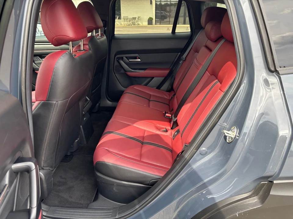 2025 Mazda CX-50 - Image 25 of 31