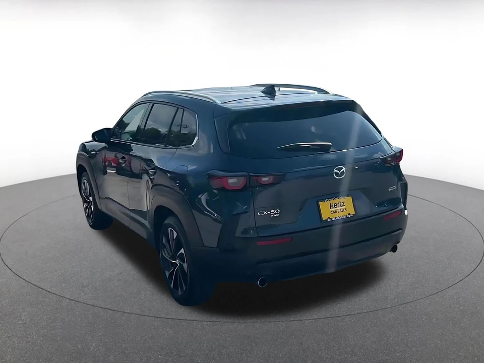 2025 Mazda CX-50 - Image 13 of 31