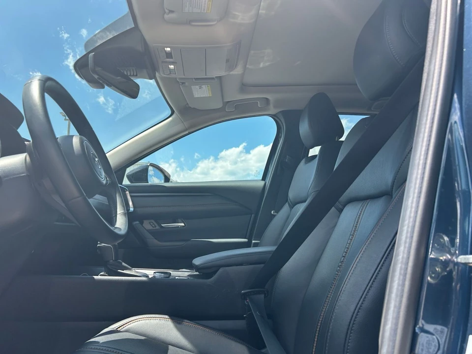 2025 Mazda CX-50 - Image 25 of 31