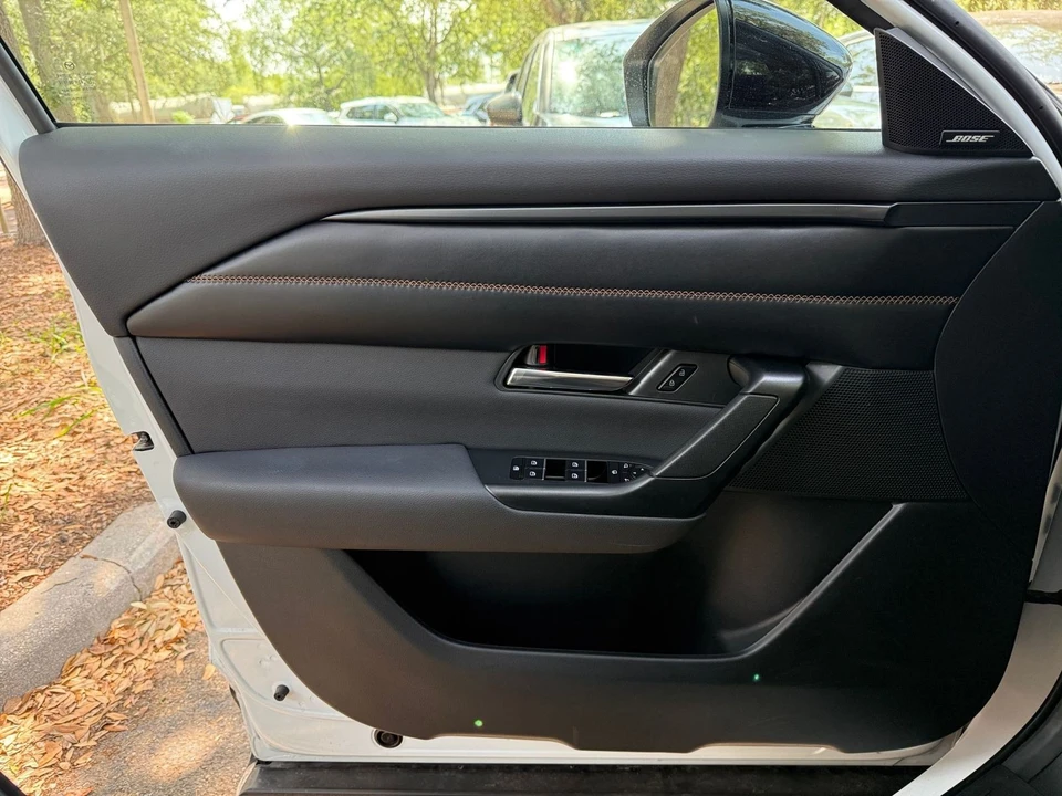 2025 Mazda CX-50 - Image 16 of 31