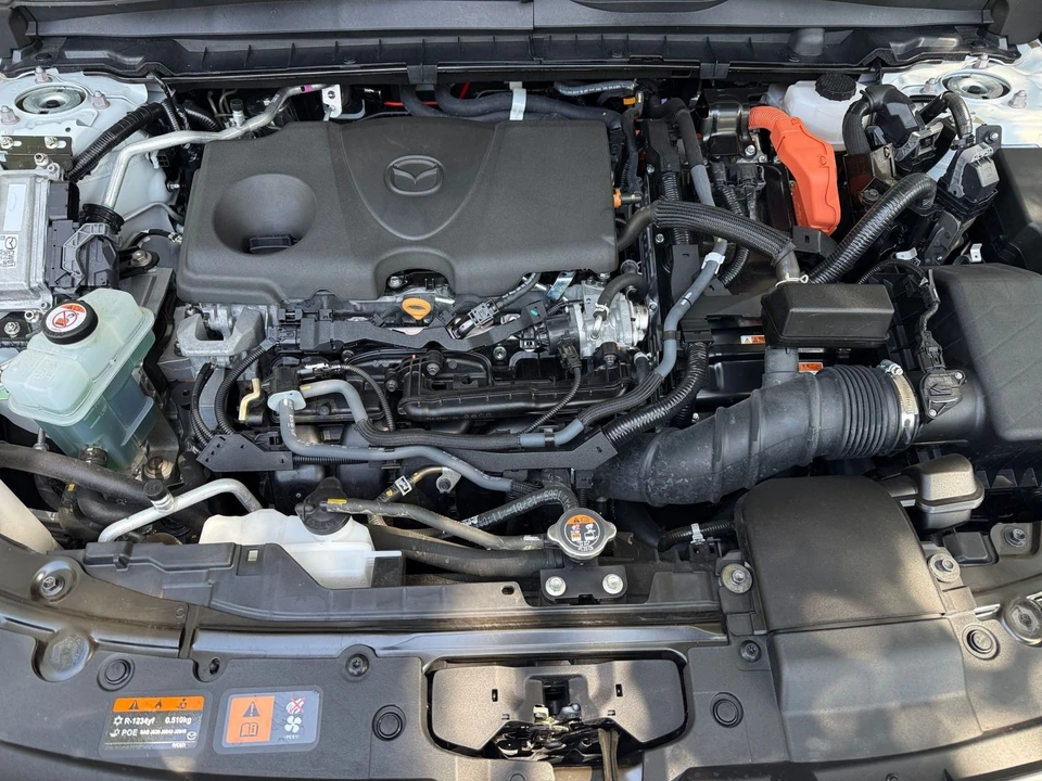 2025 Mazda CX-50 - Image 26 of 31