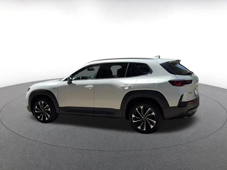 2025 Mazda CX-50 - Image 13 of 31