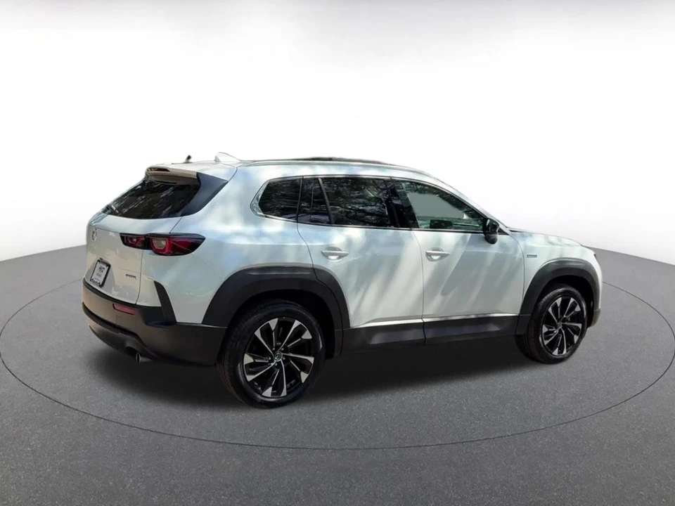 2025 Mazda CX-50 - Image 13 of 31