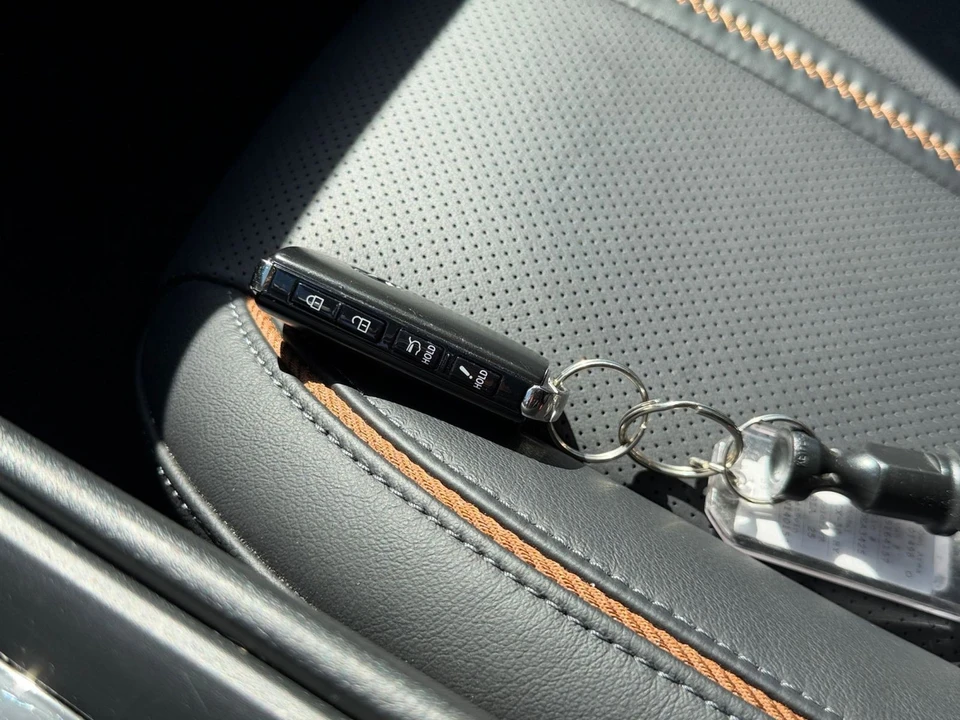 2025 Mazda CX-50 - Image 17 of 31