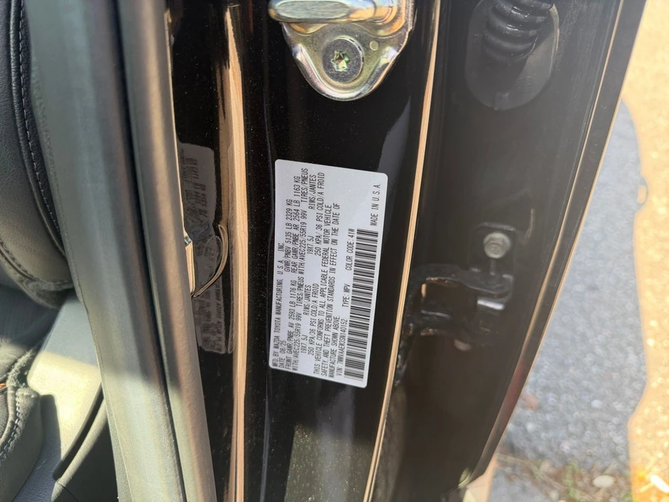 2025 Mazda CX-50 - Image 25 of 31