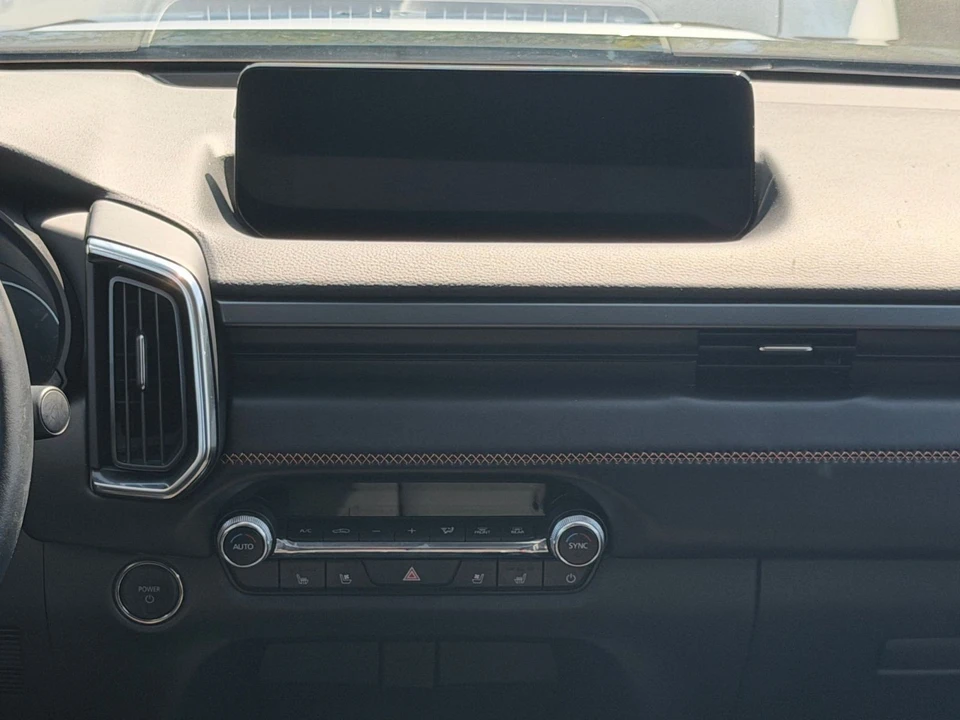 2025 Mazda CX-50 - Image 16 of 31