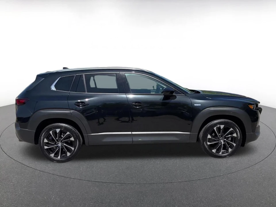 2025 Mazda CX-50 - Image 13 of 31