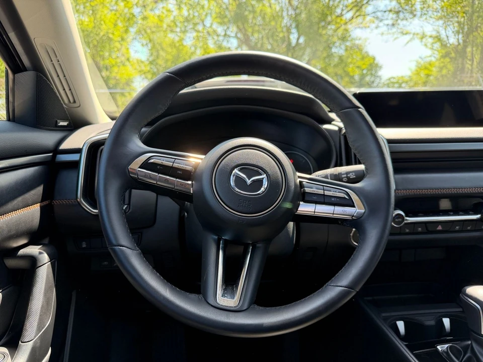 2025 Mazda CX-50 - Image 24 of 31