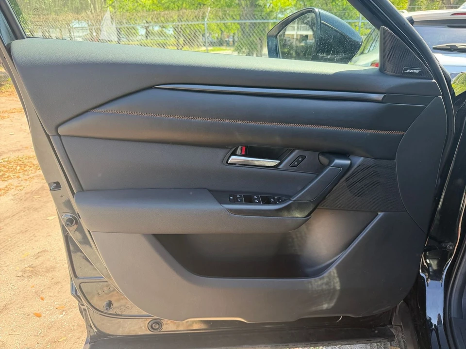 2025 Mazda CX-50 - Image 15 of 31