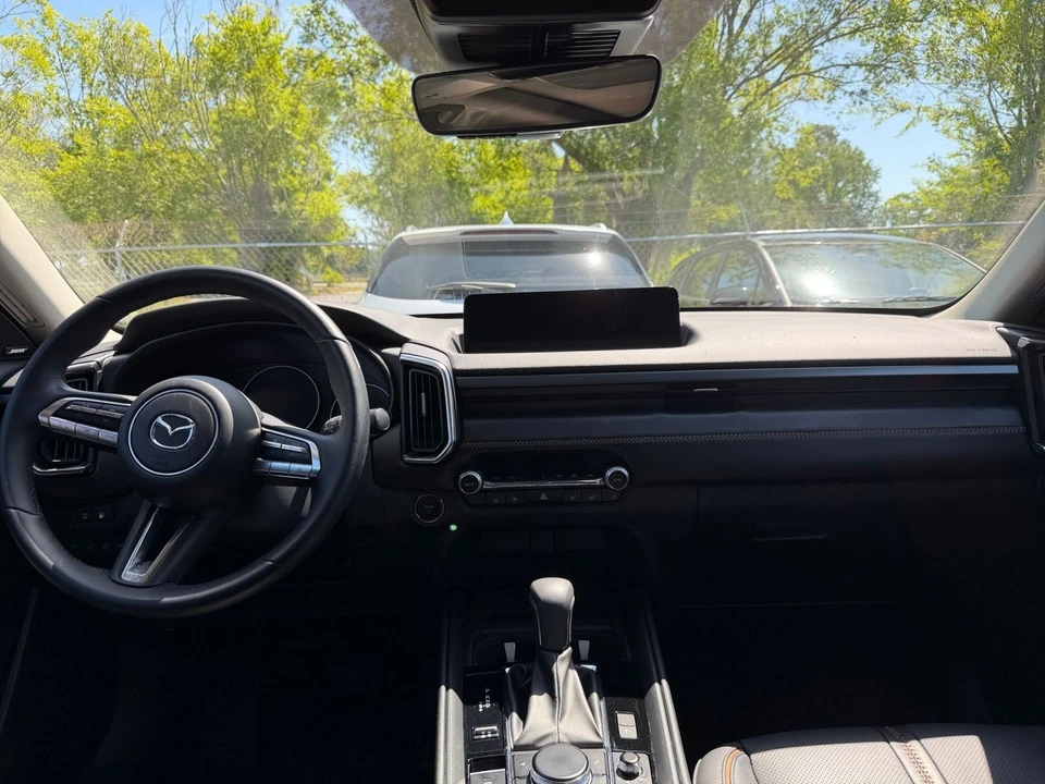 2025 Mazda CX-50 - Image 14 of 31