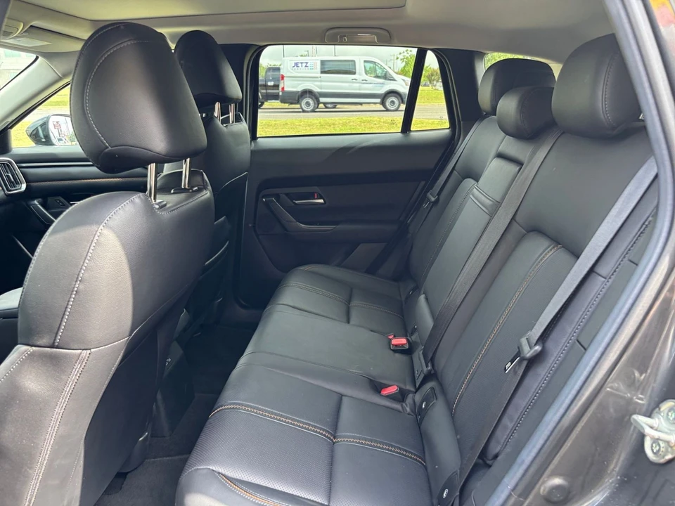 2025 Mazda CX-50 - Image 24 of 31