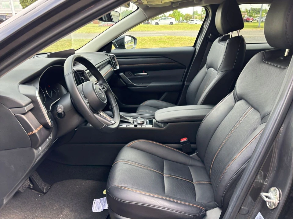2025 Mazda CX-50 - Image 25 of 31