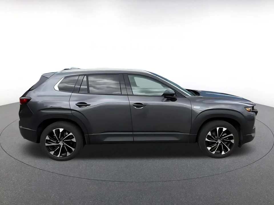 2025 Mazda CX-50 - Image 18 of 31