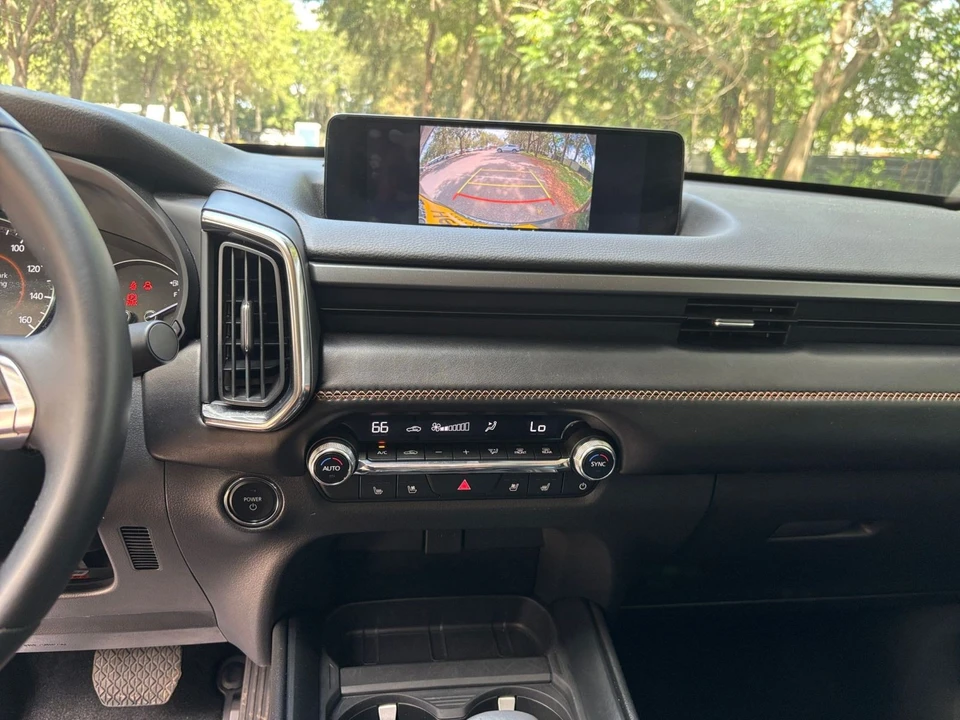 2025 Mazda CX-50 - Image 19 of 31