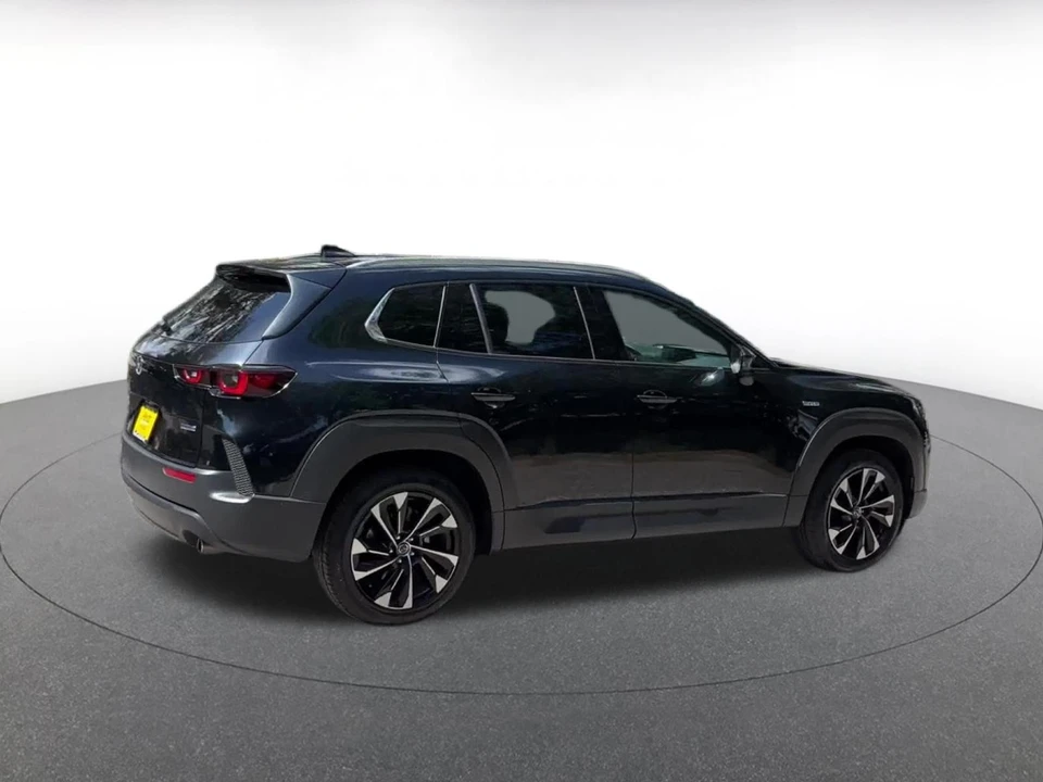 2025 Mazda CX-50 - Image 17 of 31