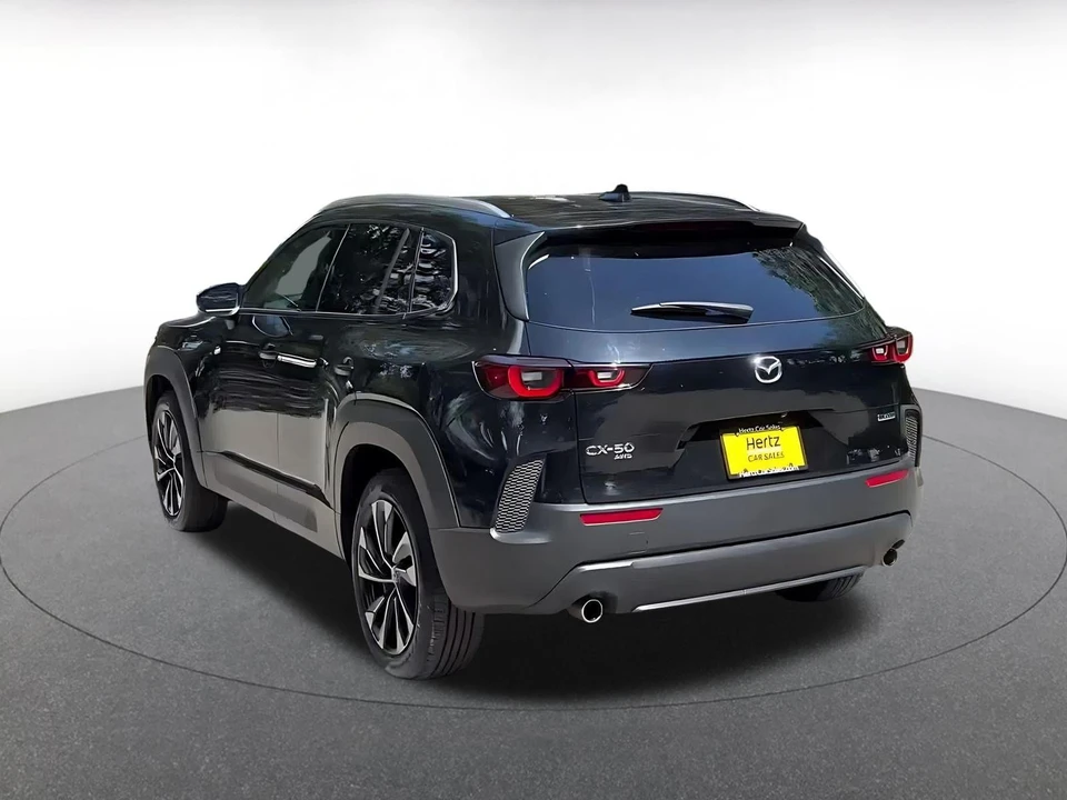 2025 Mazda CX-50 - Image 13 of 31
