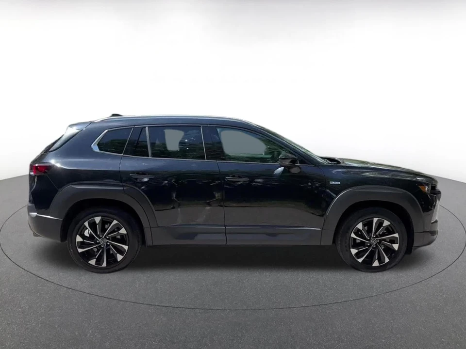 2025 Mazda CX-50 - Image 18 of 31