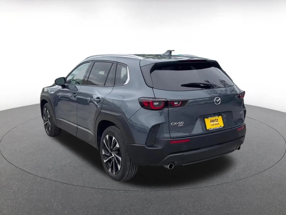 2025 Mazda CX-50 - Image 13 of 31