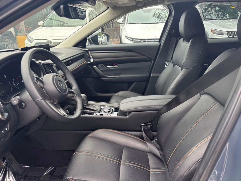 2025 Mazda CX-50 - Image 24 of 31