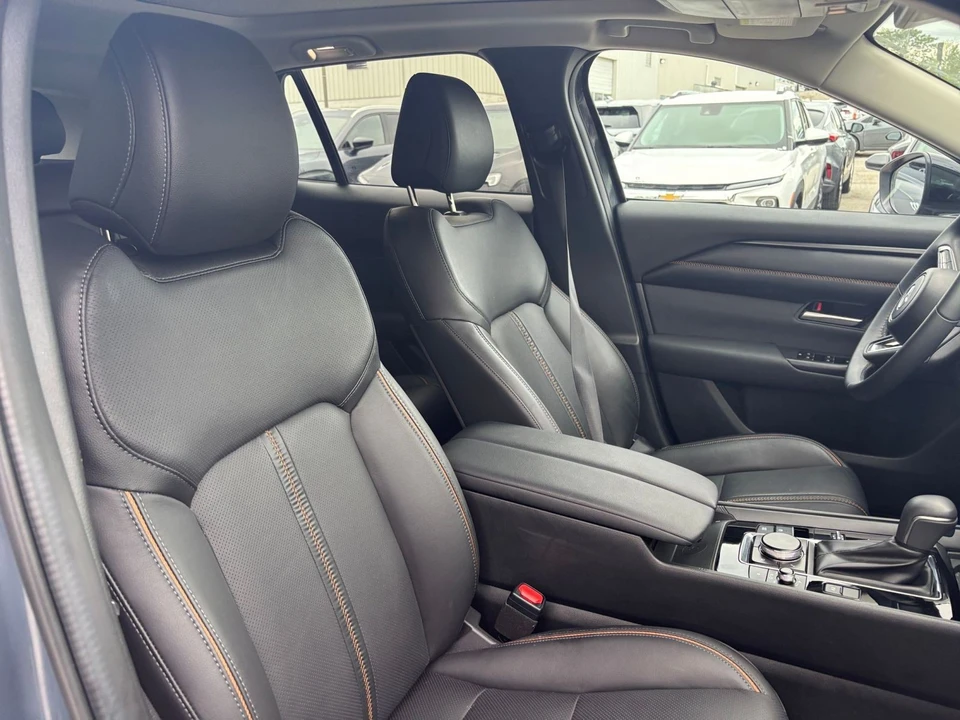 2025 Mazda CX-50 - Image 28 of 31