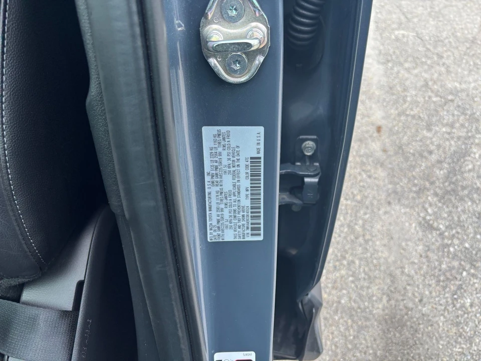 2025 Mazda CX-50 - Image 19 of 31