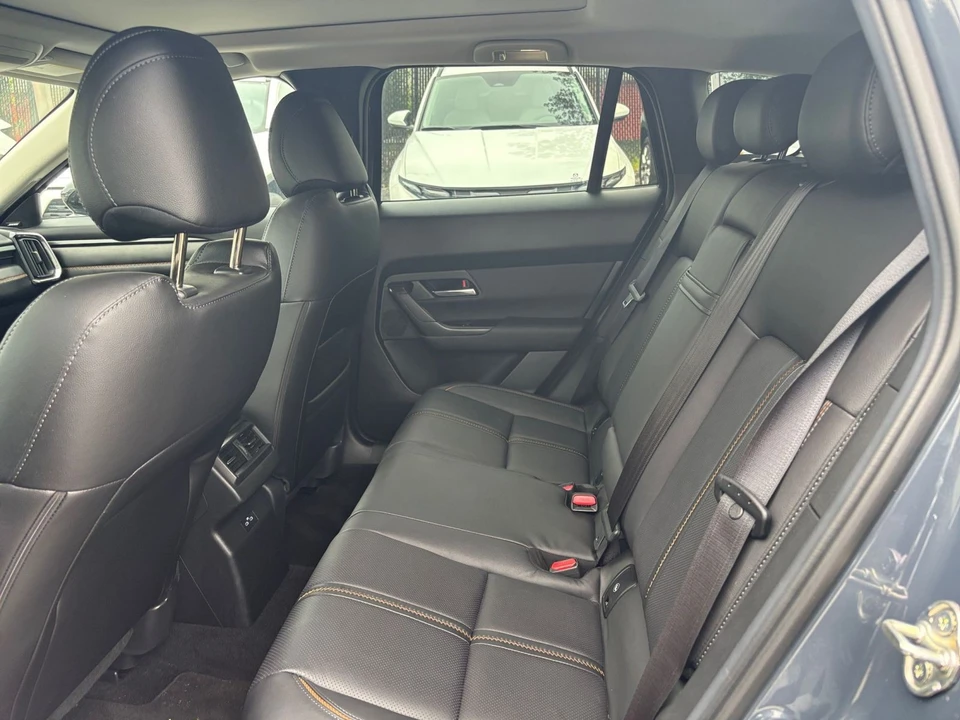 2025 Mazda CX-50 - Image 23 of 31