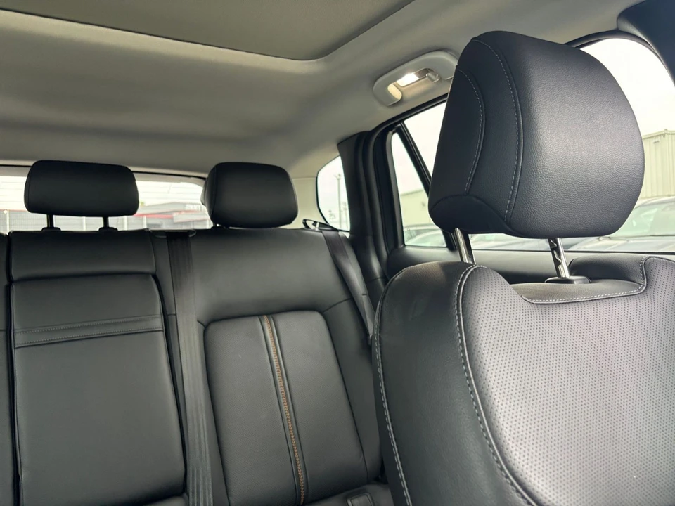 2025 Mazda CX-50 - Image 27 of 31
