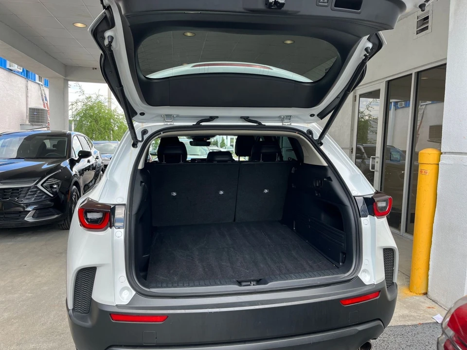 2025 Mazda CX-50 - Image 28 of 31