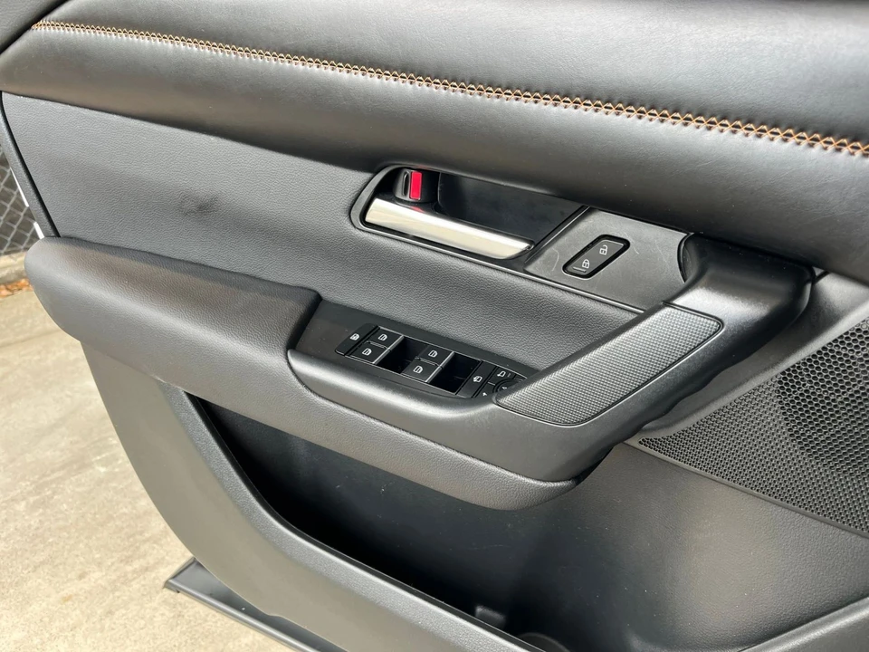 2025 Mazda CX-50 - Image 15 of 31