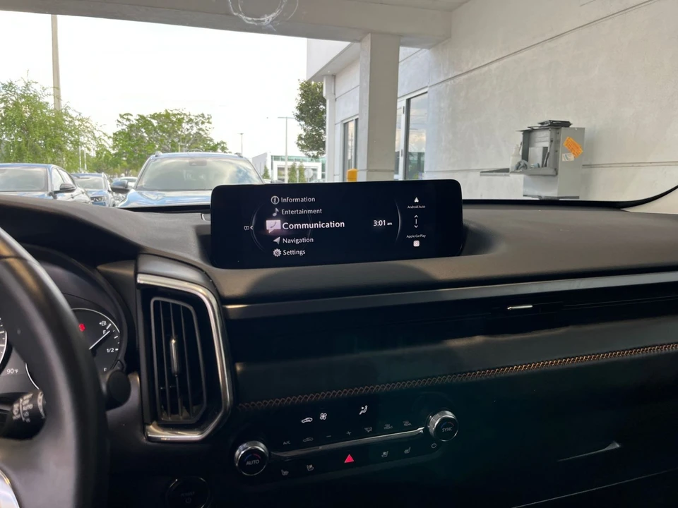 2025 Mazda CX-50 - Image 16 of 31
