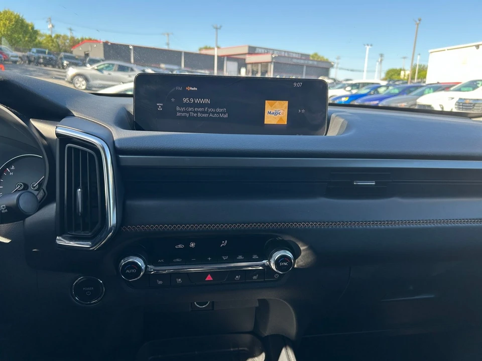 2025 Mazda CX-50 - Image 19 of 31