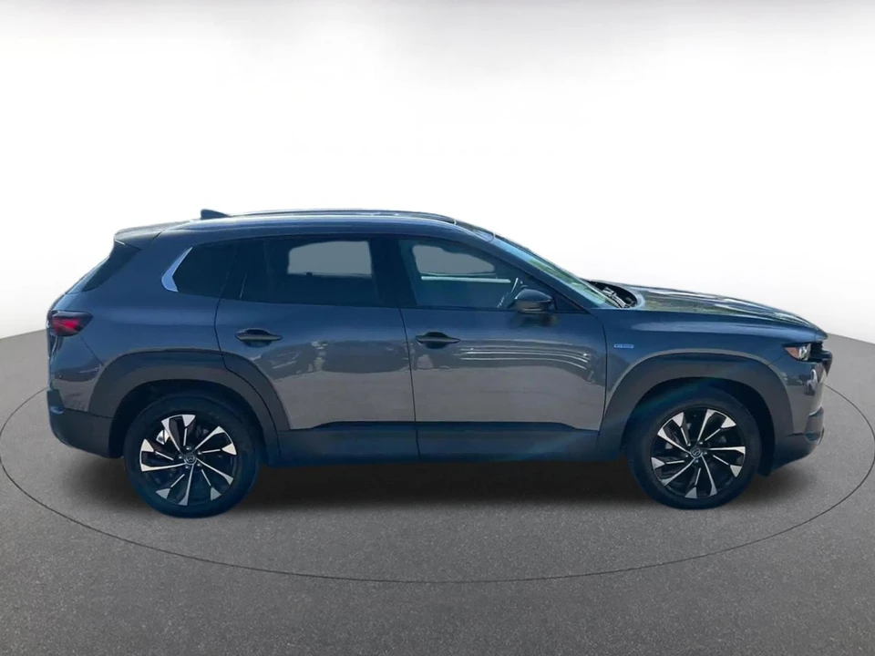 2025 Mazda CX-50 - Image 18 of 31