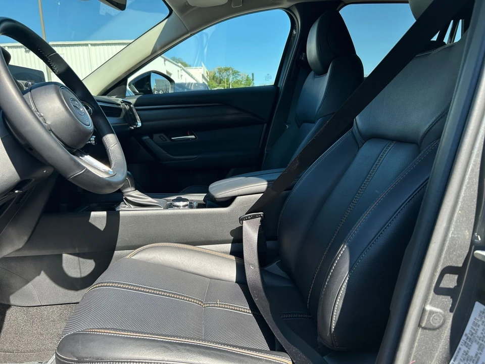 2025 Mazda CX-50 - Image 24 of 31