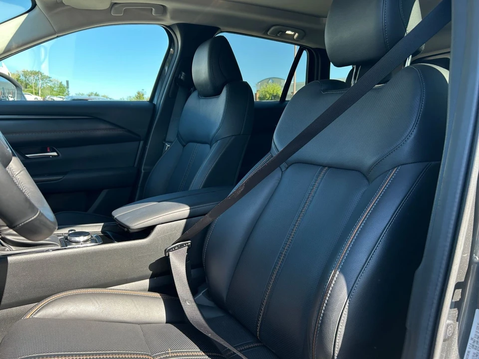 2025 Mazda CX-50 - Image 29 of 31