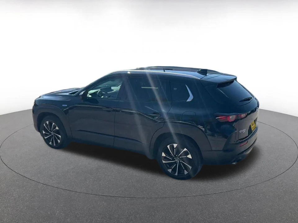 2025 Mazda CX-50 - Image 8 of 31