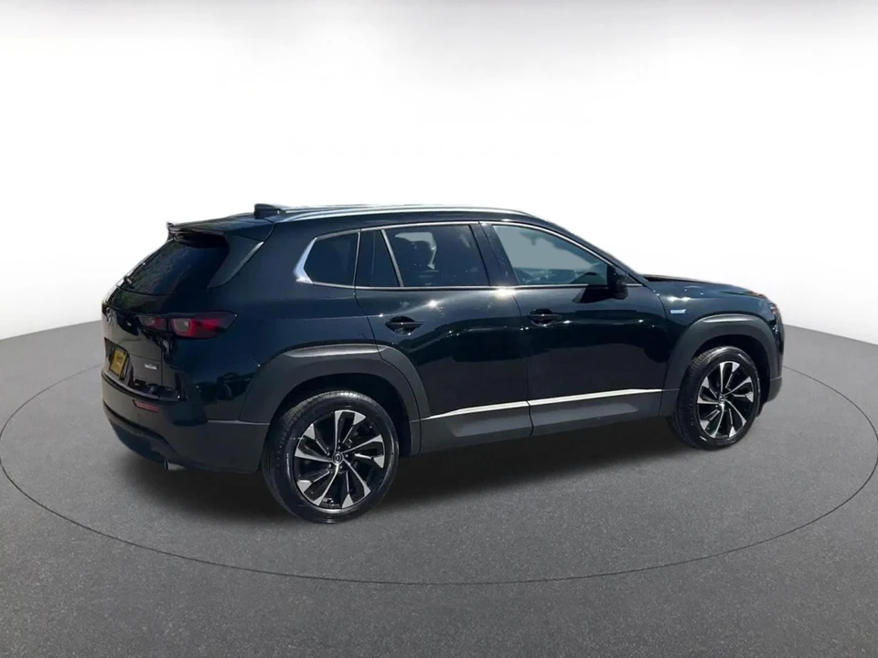 2025 Mazda CX-50 - Image 17 of 31