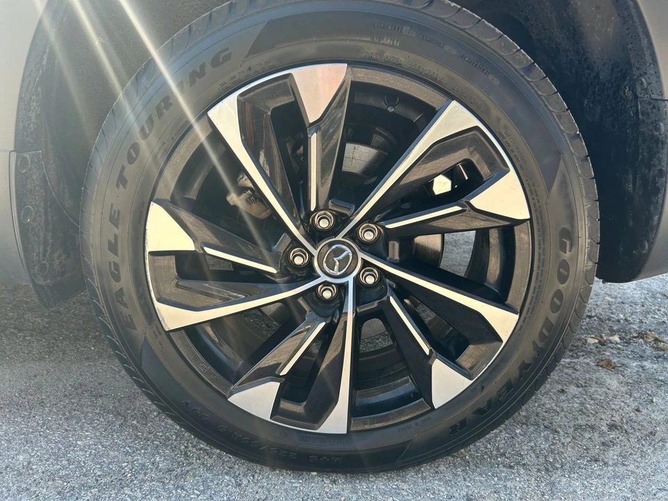 2025 Mazda CX-50 - Image 27 of 31