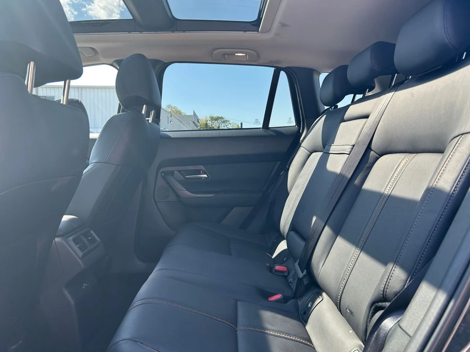 2025 Mazda CX-50 - Image 24 of 31