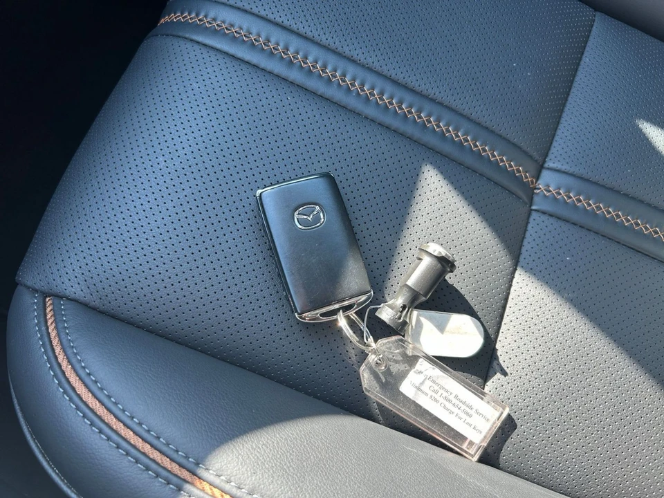 2025 Mazda CX-50 - Image 20 of 31