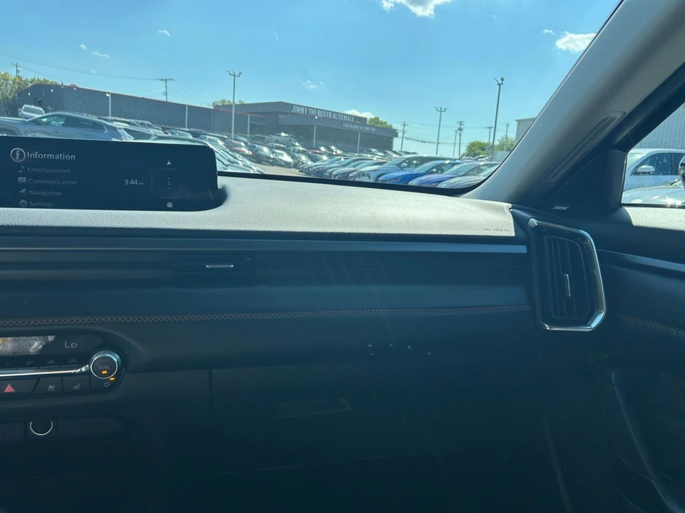 2025 Mazda CX-50 - Image 25 of 31