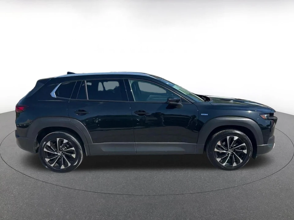 2025 Mazda CX-50 - Image 18 of 31