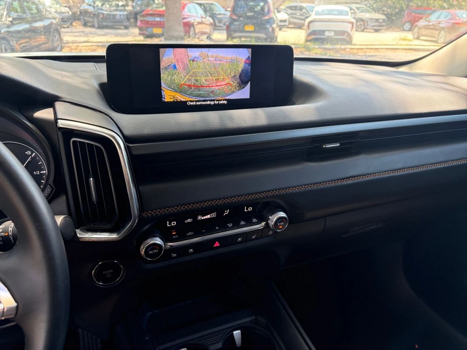 2025 Mazda CX-50 - Image 19 of 31