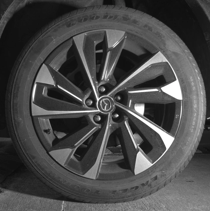 2025 Mazda CX-50 - Image 19 of 24