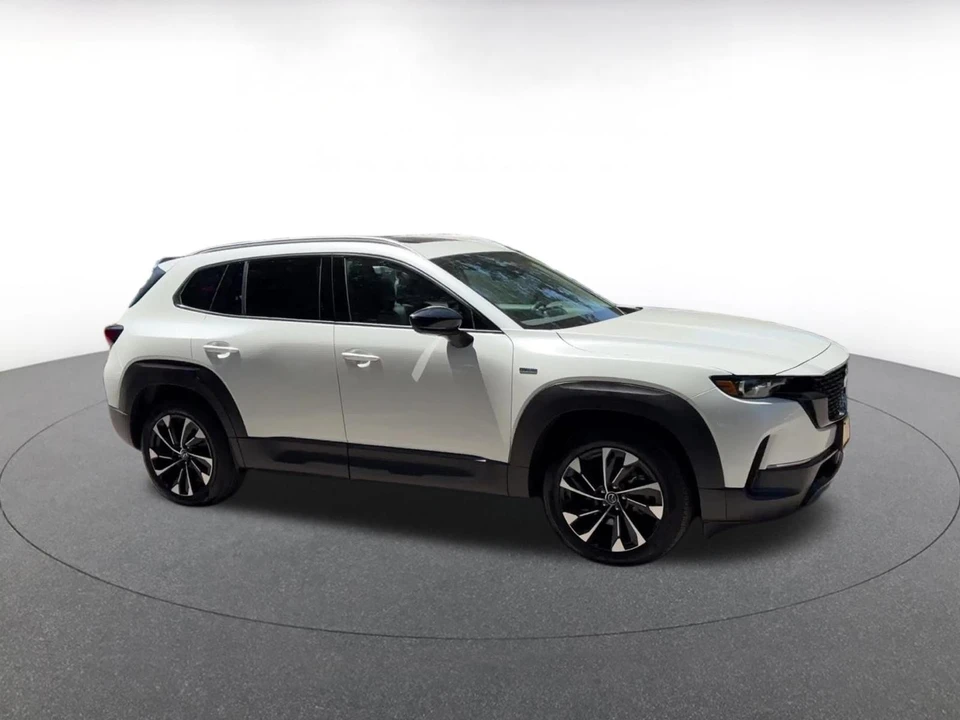 2025 Mazda CX-50 - Image 2 of 31